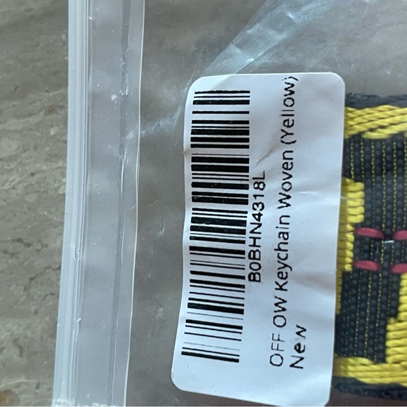 AUTHENTIC Off -White Industrial Keychain
Blue/Translucent  Designer Virgil Abloh - Picture 7 of 11